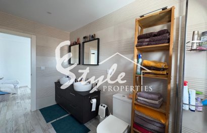 Resale - Villa - Torrevieja - La Siesta - El Salado -  Torreta