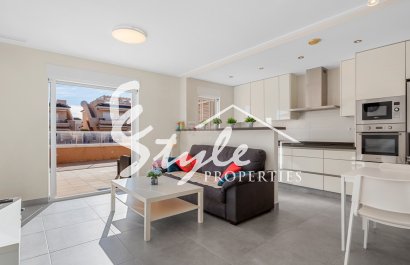 En venta apartamento moderno en planta baja en Vista Azul, Punta Prima, Costa Blanca. ID3668