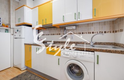 Resale - Apartament  - Torrevieja - Playa del Acequión