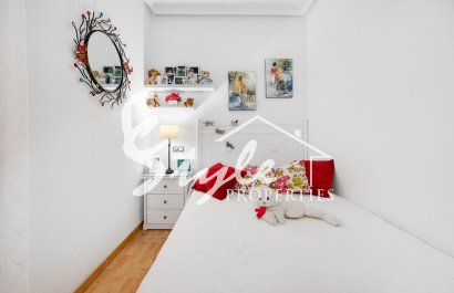 Resale - Apartament  - Torrevieja - Playa del Acequión