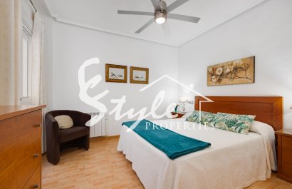Resale - Apartament  - Torrevieja - Playa del Acequión