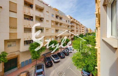 Resale - Apartament  - Torrevieja - Playa del Acequión