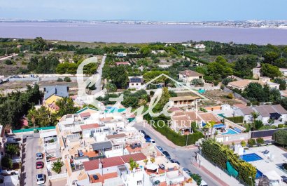 For Sale Top-Floor Bungalow with the Pink Lake Views in Lago Sol, Los Balcones, Torrevieja. ID1466 