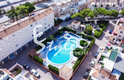 For Sale Top-Floor Bungalow with the Pink Lake Views in Lago Sol, Los Balcones, Torrevieja. ID1466 