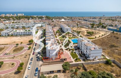 For Sale Large Sunny Apartment of 2 Beds, with Parking and 2 Terraces in La Ciñuelica, Punta Prima, Costa Blanca. ID3676