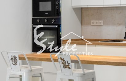Resale - Apartament  - Torrevieja - Playa del Acequión