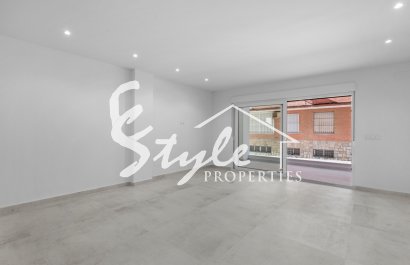 Resale - Apartament  - Torrevieja - Playa del Acequión