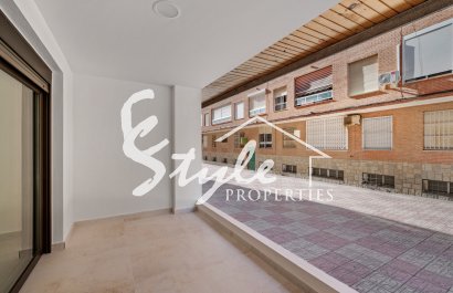 Resale - Apartament  - Torrevieja - Playa del Acequión