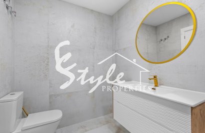 Resale - Apartament  - Torrevieja - Playa del Acequión