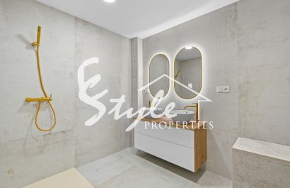 Resale - Apartament  - Torrevieja - Playa del Acequión