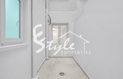 Resale - Apartament  - Torrevieja - Playa del Acequión