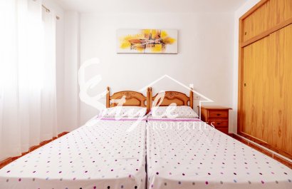 Resale - Apartament  - Torrevieja - Playa de los locos