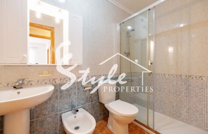 Resale - Apartament  - Torrevieja - Playa de los locos