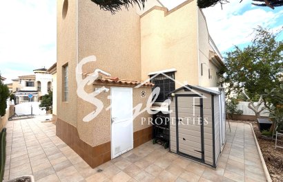 Resale - Villa - Orihuela-Costa - Villamartin
