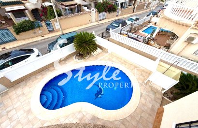 Resale - Villa - Orihuela-Costa - Villamartin