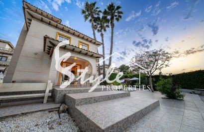 Resale - Villa - Playa Flamenca