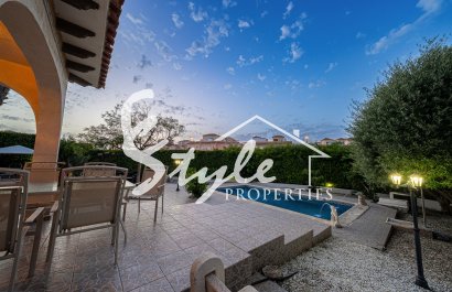 Resale - Villa - Playa Flamenca