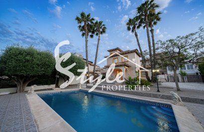 Resale - Villa - Playa Flamenca