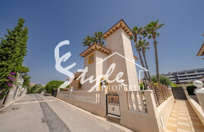 Resale - Villa - Playa Flamenca