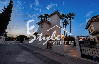 Resale - Villa - Playa Flamenca