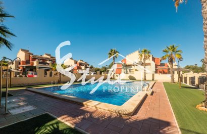 Resale - Apartament  - Torrevieja - Aguas Nuevas