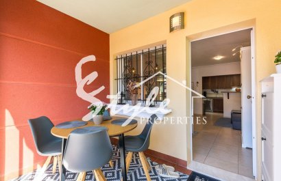 Resale - Apartament  - Torrevieja - Aguas Nuevas