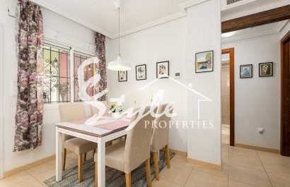 Resale - Apartament  - Torrevieja - Aguas Nuevas