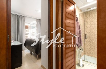 Resale - Apartament  - Torrevieja - Aguas Nuevas
