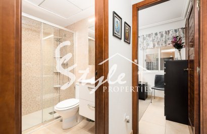 Resale - Apartament  - Torrevieja - Aguas Nuevas