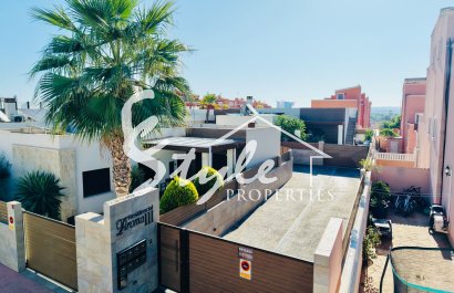 Reventa - Chalet pareado - Los Montesinos - La Herada