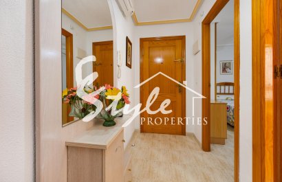 Resale - Apartament  - Torrevieja - Playa del Acequión