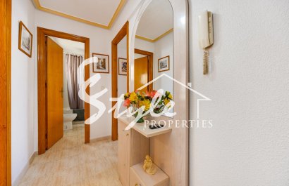 Resale - Apartament  - Torrevieja - Playa del Acequión