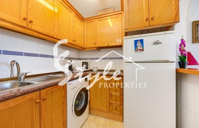 Resale - Apartament  - Torrevieja - Playa del Acequión