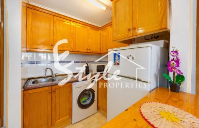 Resale - Apartament  - Torrevieja - Playa del Acequión