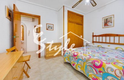 Resale - Apartament  - Torrevieja - Playa del Acequión