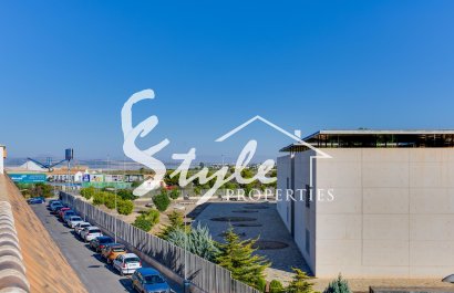 Resale - Apartament  - Torrevieja - Playa del Acequión