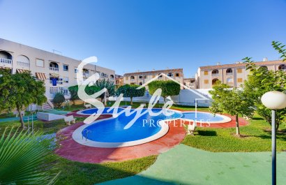 Resale - Apartament  - Torrevieja - Playa del Acequión