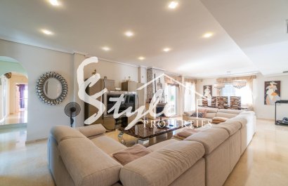 Resale - Villa - Torrevieja - Torre la mata