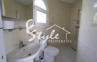 Resale - Villa - Altea