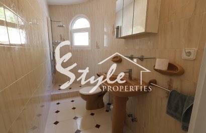 Resale - Villa - Altea