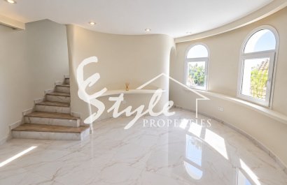 Resale - Villa - Altea