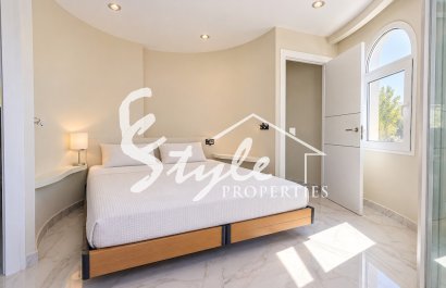 Resale - Villa - Altea