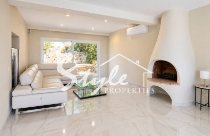 Resale - Villa - Altea