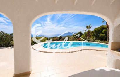 Resale - Villa - Altea
