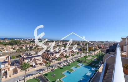 For Sale Penthouse with Sea Views in Vista Azul community, Punta Prima, Costa Blanca. ID1308
