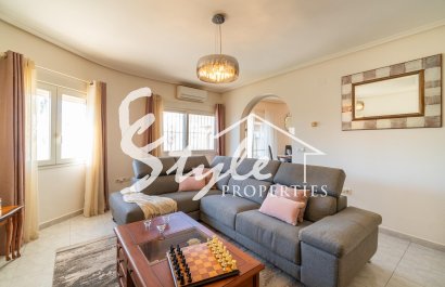 Resale - Villa - Orihuela-Costa - Playa Flamenca