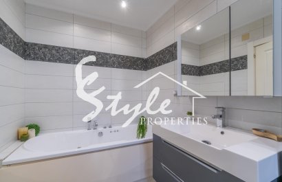 Resale - Villa - Orihuela-Costa - Playa Flamenca