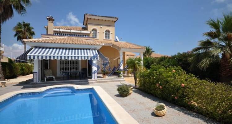 Resale - Villa - La Zenia