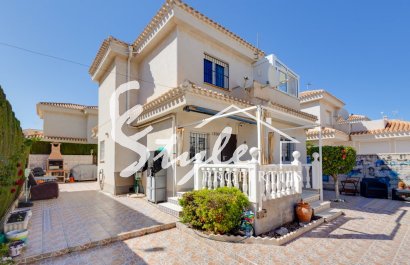 Resale - Villa - Orihuela-Costa - calle Nicolas de  Bussi,22