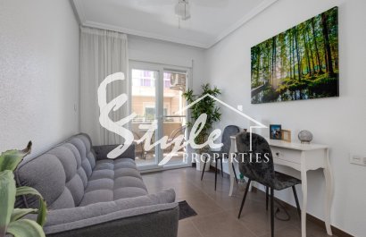 Resale - Apartament  - Torrevieja - calle Torreviejensen Ausentes